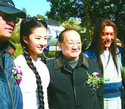 金庸花絮,江湖传奇背后的故事点滴